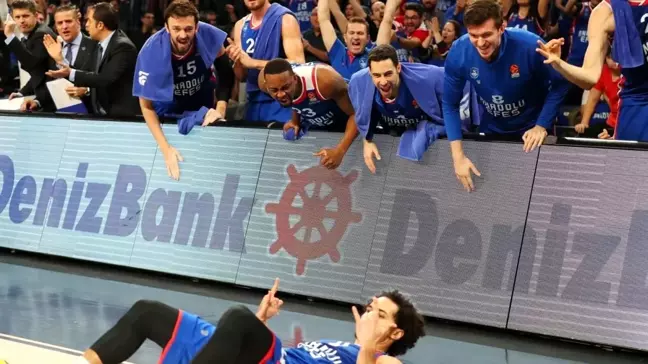 Efes zirvede yalnız, Real düşüşte, Maccabi ve CSKA'da işler yolunda | Euroleague'de haftanın notları