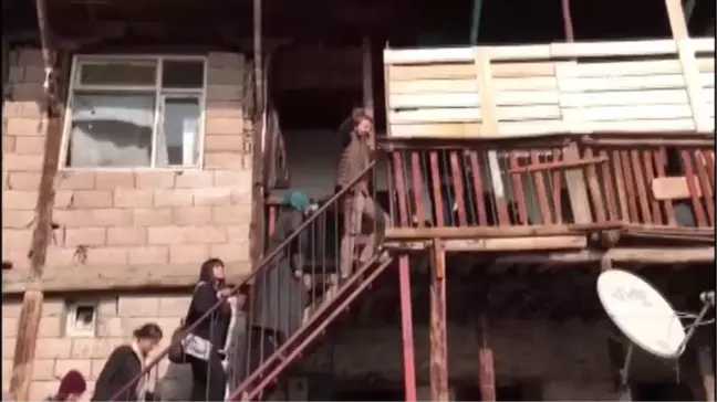 Yardımsever gençler, ihtiyaç sahibi aileye