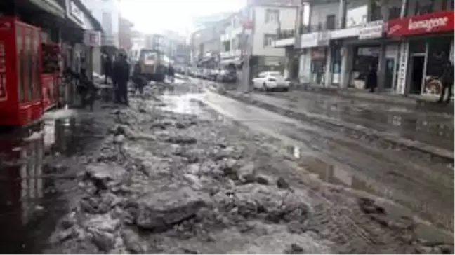 Malazgirt'te karla mücadele çalışmaları