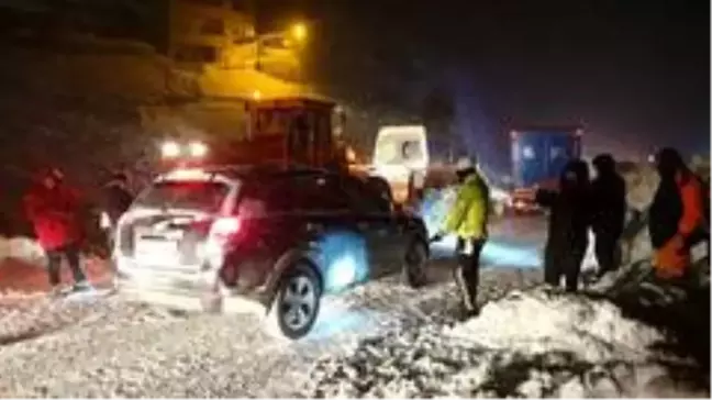 Çığdan zarar gören yolcu minibüsünün şoförü o anları anlattı