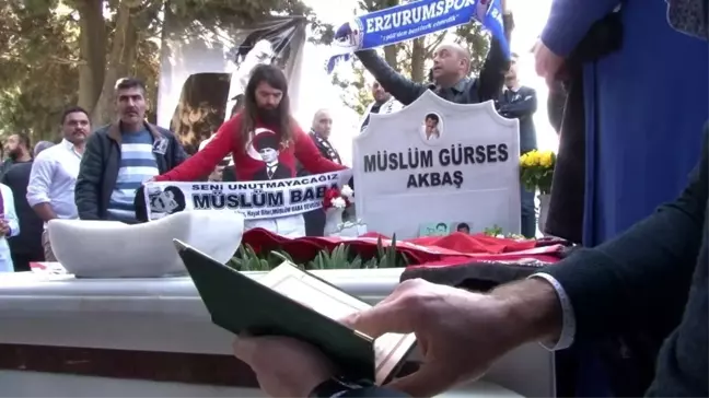 Müslüm Gürses vefatının 7'nci yılında mezarı başında anıldı