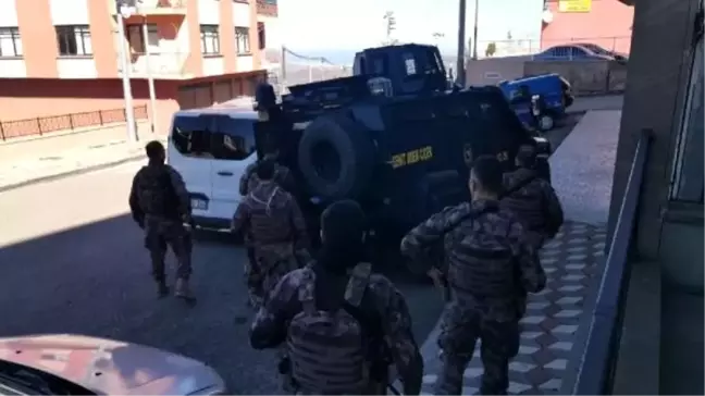 İşçisini vurup, akrabalarını rehin alan eski başkan, 5 saatte ikna edildi
