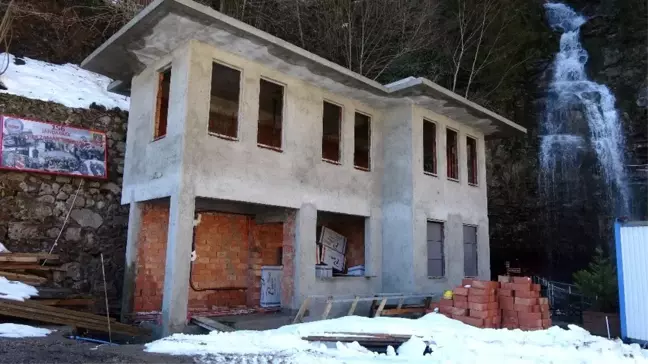 Dünyanın en uzun ikinci mağarasındaki iki katlı beton yapı tepkilere yol açtı