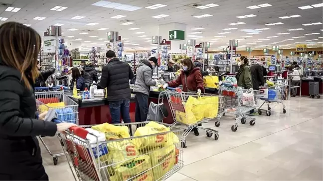 İtalya'da karantina bölgesinde yaşayan Türk öğrenci: Halk tatil gibi anladı
