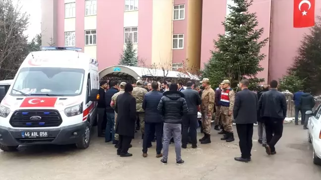 İdlib şehidi Uzman Onbaşı Oğuzhan Taş'ın ailesine acı haber verildi