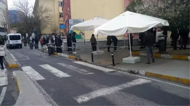 Bakırköy'de koronavirüs testi kuyruğu bugün daha da uzadı