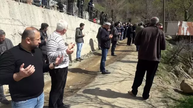 Artvin'de cenazeye korona ayarı