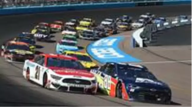 Profesyonel NASCAR Pilotu, e-Spor Yarışında Öfkesine Yenik Düştü