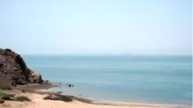 İran tatbikatta yanışlıkla kendi savaş gemisini batırdı
