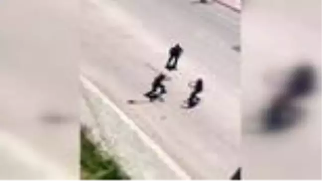 Polise kürekle saldıran zanlı gözaltına alındı