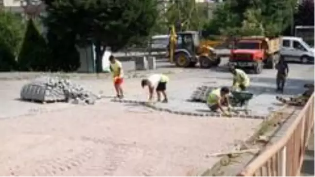İzmit Belediyesi Alikahya'da yolları yeniliyor