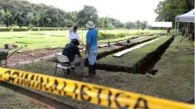 ABD'nin Panama'yı işgalinde ölen 19 kişinin mezarı, kimlik tespiti için açıldı