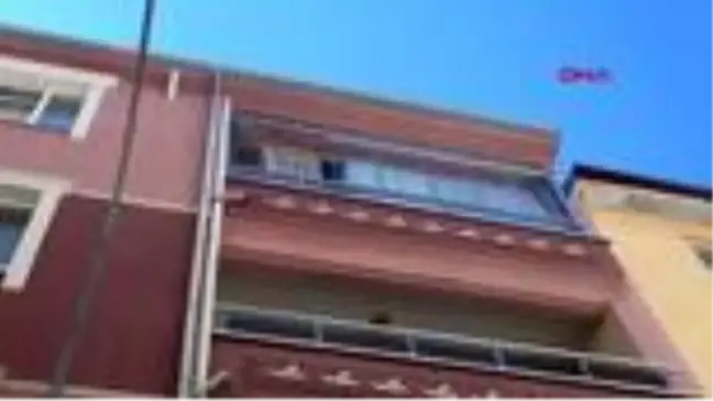 Sokakta kanlar içinde bulundu, 4'üncü kattaki balkondan düştüğü belirlendi