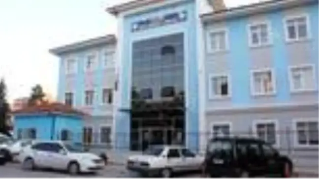 Yaşlı bir kadını dolandıran 2 şüpheli yakalandı