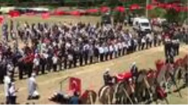 Manisa'nın şehidini binler uğurladı