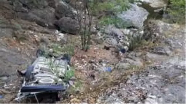 Son dakika... Otomobil şarampole yuvarlandı: 1 ölü