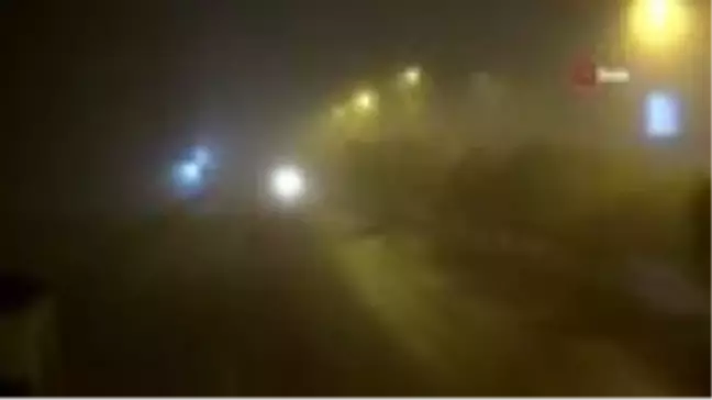 Adana'da gece bastıran yoğun sis hayatı olumsuz etkiledi