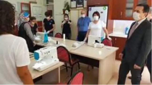 Germencikli kadınlar öğrenciler için üretiyor