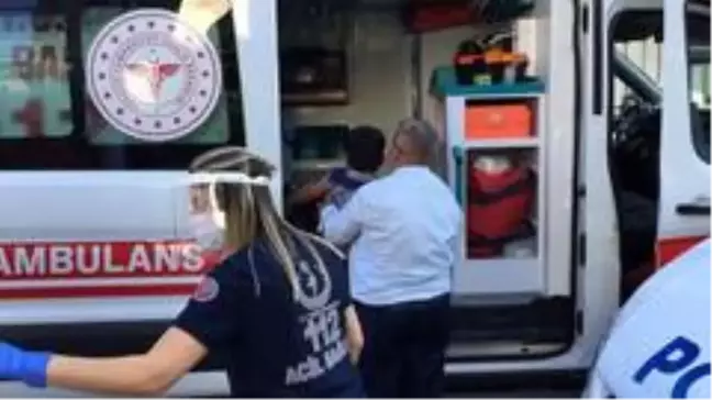 Motosiklet ile otomobil çarpıştı: 3 yaralı