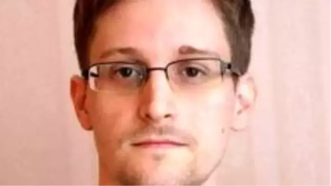 Edward Snowden: ABD'nin istihbarat bilgilerini sızdıran eski casus ve eşi Rusya vatandaşlığına başvurdu