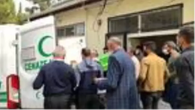 Devrilen traktörün altında kalan çiftçi hayatını kaybetti