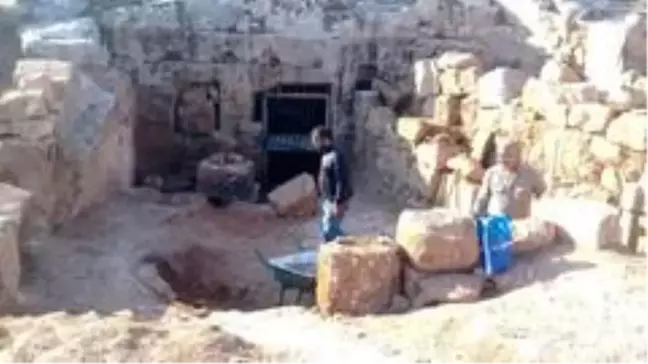 Perre'de kazılar mozaikli alanda devam ediyor