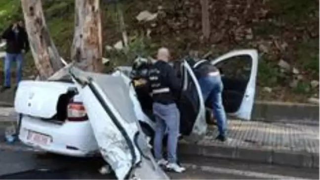Lübnan'da hapisten kaçan tutuklular araçlarının ağaca çarpması sonucu öldü