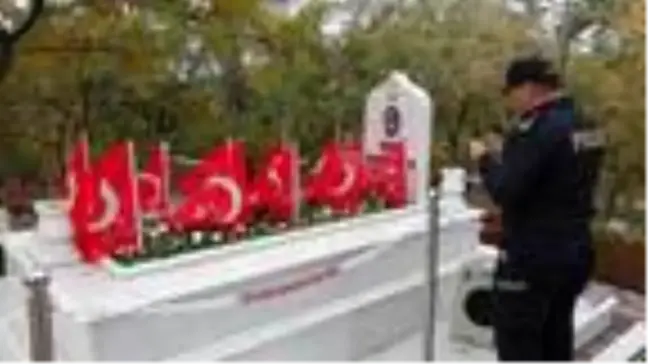 Seyit Onbaşı, Havran'da mezarı başında anıldı