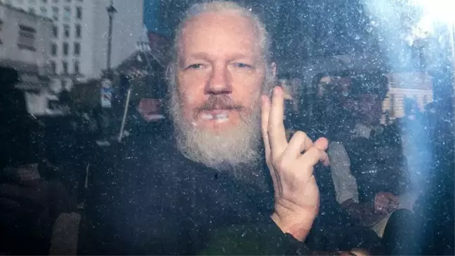 Assange: WikiLeaks'in kurucusu Assange'ın kefaletle serbest bırakılma başvurusu reddedildi