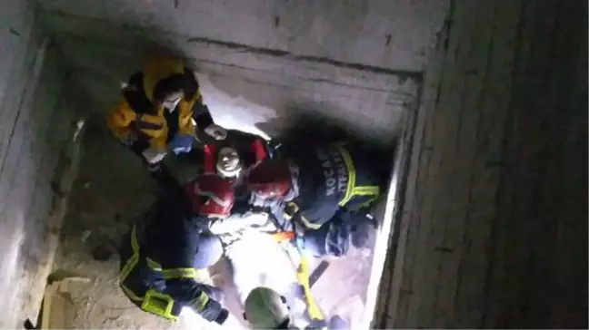 Asansör boşluğundan düşen 16 yaşındaki Zeynep, yaralandı