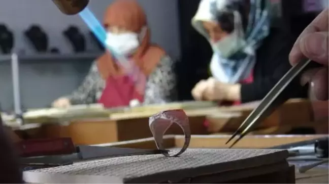 Milyonlarca yılda oluşan taşlar, işlenerek ekonomiye kazandırılıyor