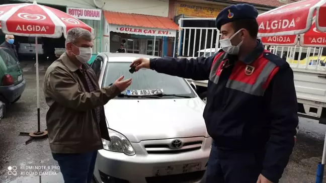 Evini taşırken çaldırdığı arabasını jandarma bulup teslim etti