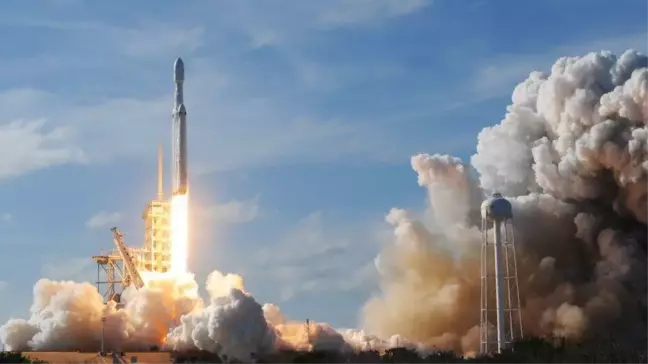 Elon Musk'ın SpaceX projesine ada tahsis etmek isteyen Endonezya, yerlilerin tepkisini çekti