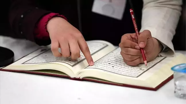 Kur'an-ı Kerim kaç sayfadır? Kur'an-ı Kerim dinle! Rüyada Kur'an-ı Kerim okumak ne anlama gelir?