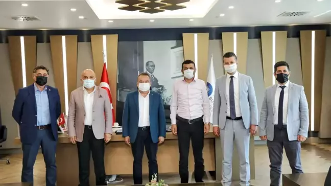Başkan Böcek CHP'nin il başkanlarını ağırladı