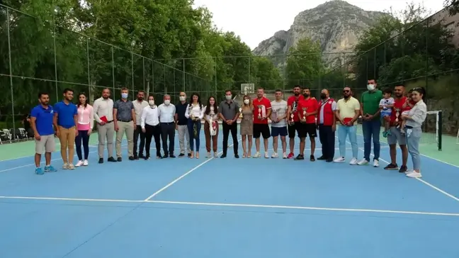 Can Üner Tenis Yaz Turnuvası'nda kupalar sahiplerini buldu