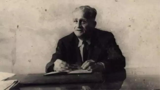 Ahmet Hamdi Tanpınar kimdir? Ahmet Hamdi Tanpınar eserleri, hayatı ve biyografisi