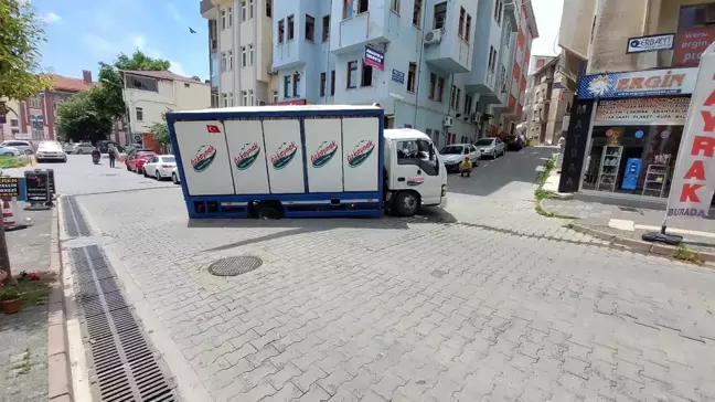 Tekirdağ'da yollar çöküyor