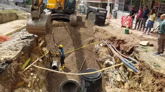 Dilovası'nda sağlıklı altyapı çalışmaları sürüyor