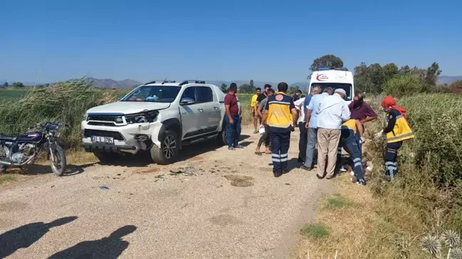 Hatay'da kamyonet ile motosiklet çarpıştı: 2 yaralı
