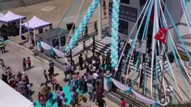 Bağımlıların uğrak yeri olan metruk yapının yerine