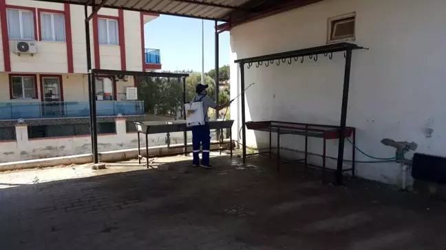 Nazilli'de kurban kesim alanları dezenfekte edildi