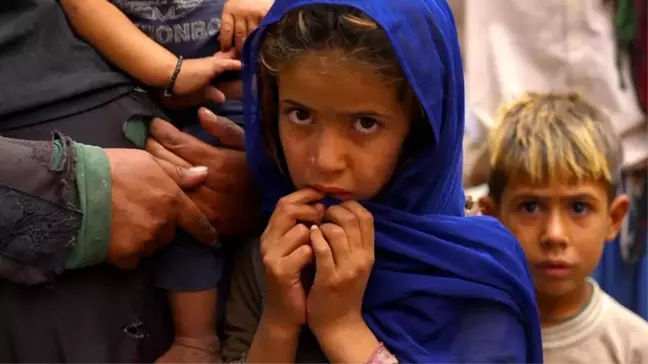 Afganistan'ı Taliban yönetiminde bekleyen en büyük krizlerden biri açlık: 'Kimse yoksulları umursamıyor, eve ekmek götüremiyoruz'