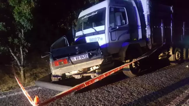 Son dakika haberleri... İzmir'de zincirleme trafik kazasında 2 kardeş hayatını kaybetti, 1 kişi yaralandı