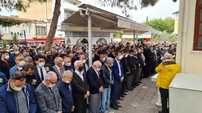 Kuşadası'nın sevilen ismi Ural Alp, son yolculuğuna uğurlandı