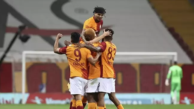 Galatasaray marşları ve en güzel Galatasaray sözleri