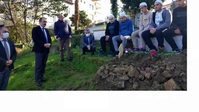 MERHUM ÖĞRETMENLERİMİZİN KABRİ ZİYARET EDİLDİ