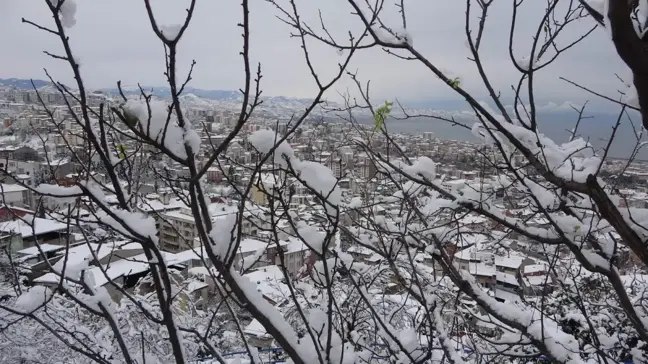 Trabzon'da karın getirdiği zorluklar ve güzellikler görüntülere böyle yansıdı