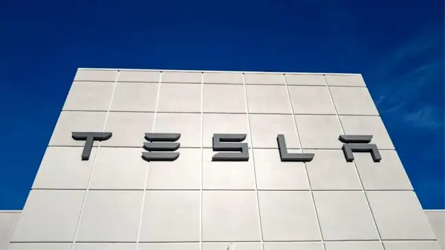 Tesla ABD'de 475 bin aracı geri çekecek