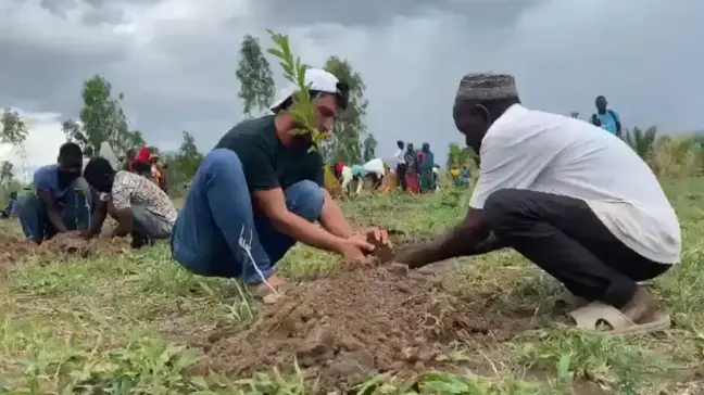Afrika'daki engelliler için meyve bahçesi oluşturuldu